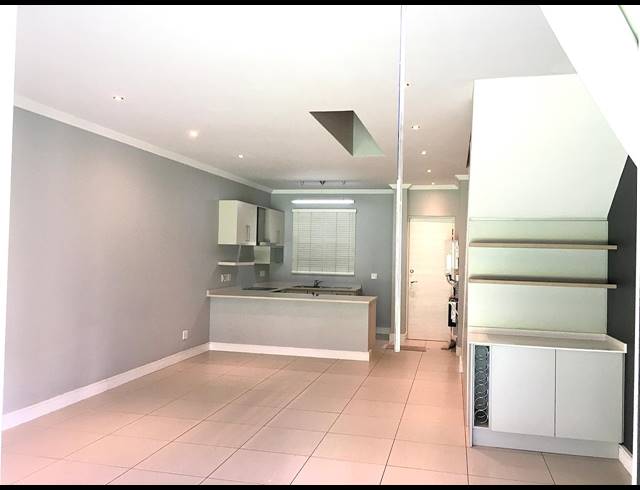 2 BEDROOM APARTMENT RENTED IN BRYANSTON